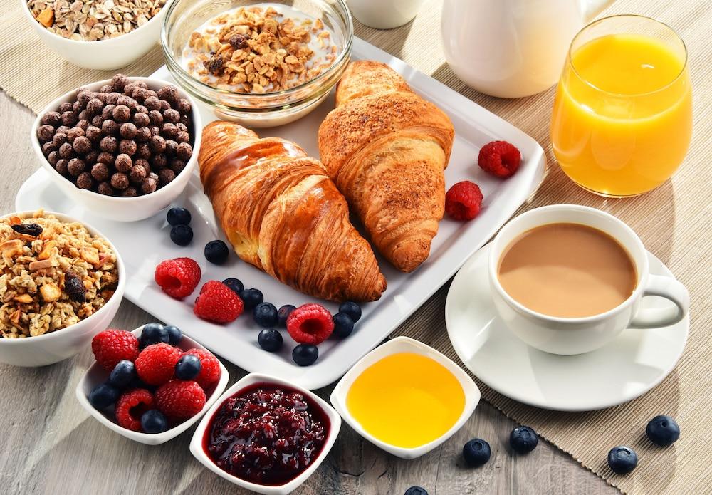 Hilton Garden Inn Нанует Екстер'єр фото