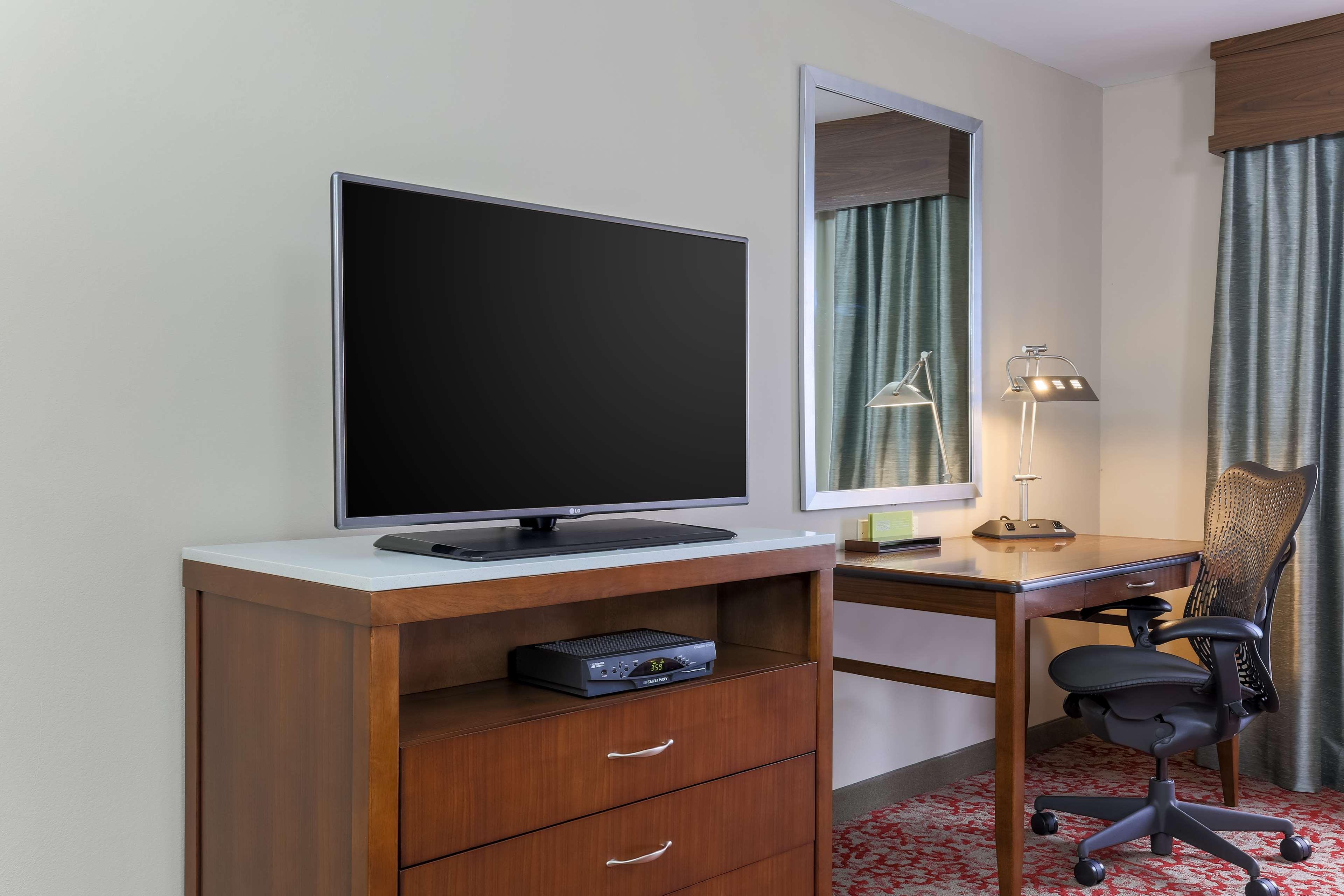 Hilton Garden Inn Нанует Екстер'єр фото