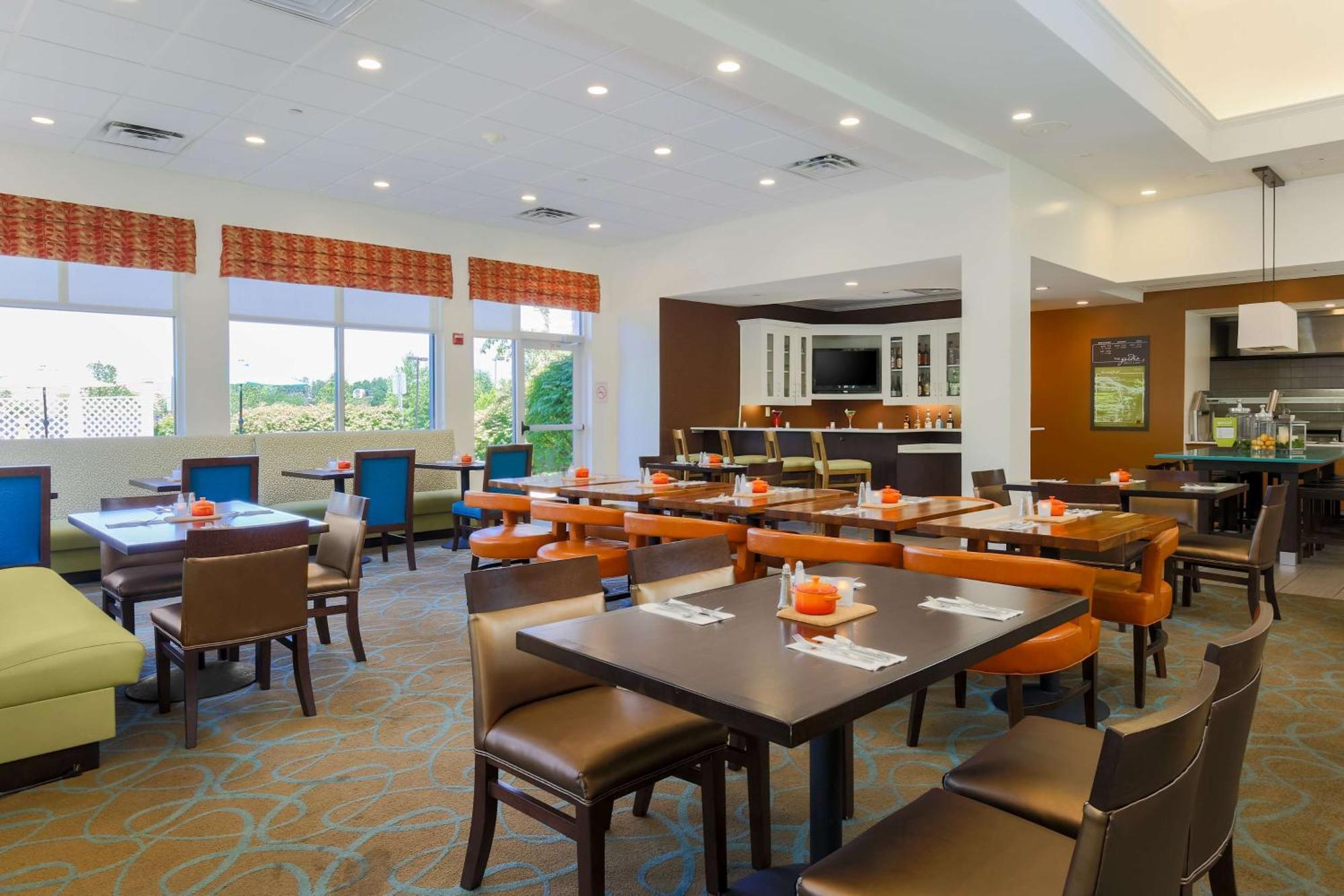 Hilton Garden Inn Нанует Екстер'єр фото