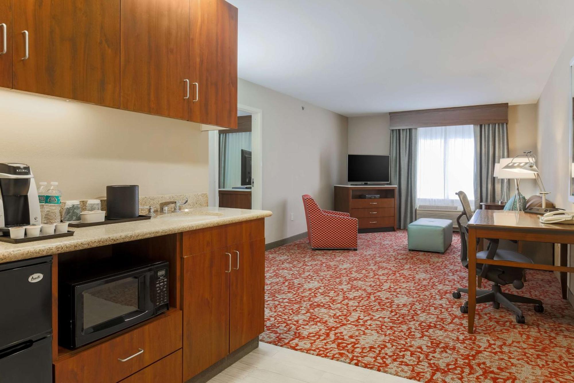 Hilton Garden Inn Нанует Екстер'єр фото
